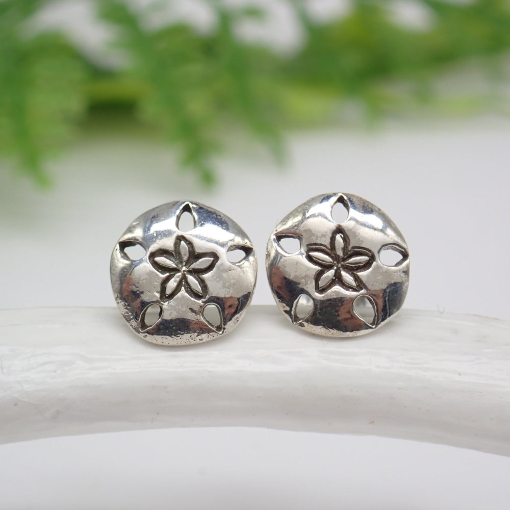 Sterling Silver Sand Dollar Stud Earring